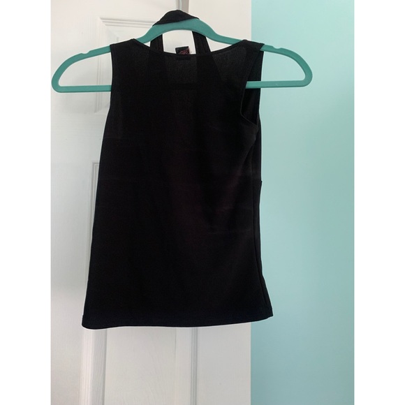 Top - Picture 2 of 3